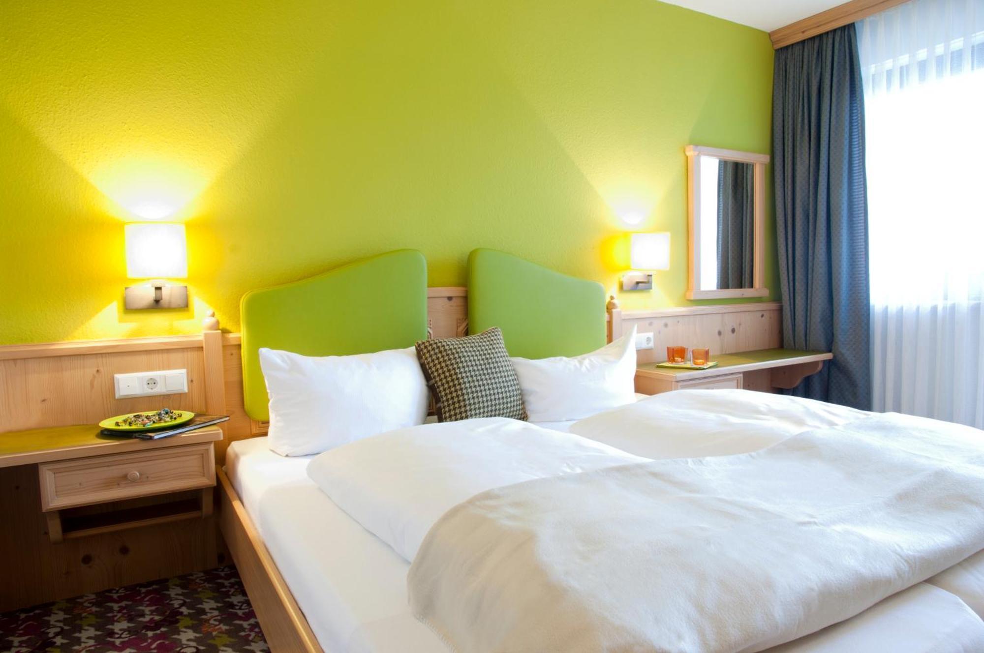 Hotel Bannwaldsee Хальблех Экстерьер фото